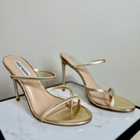 Steve Madden Shoes - Steve Madden Bellezza Gold Ankle Strappy Heels Rounded Toe Size 8.5